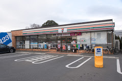 コンビニ　セブンイレブン 調布若葉町3丁目店（コンビニ）まで216m