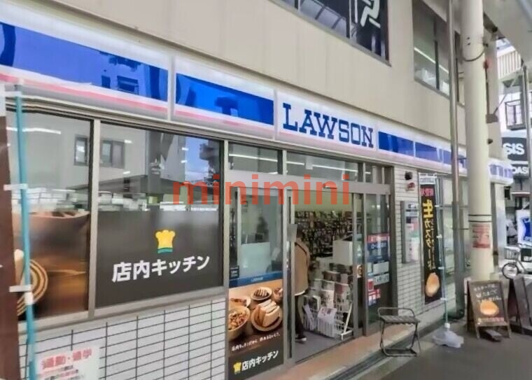 コンビニ　ローソン阪急淡路駅前通店（コンビニ）まで623m