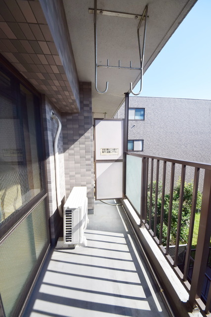 バルコニー　～今日は朝からお洗濯～