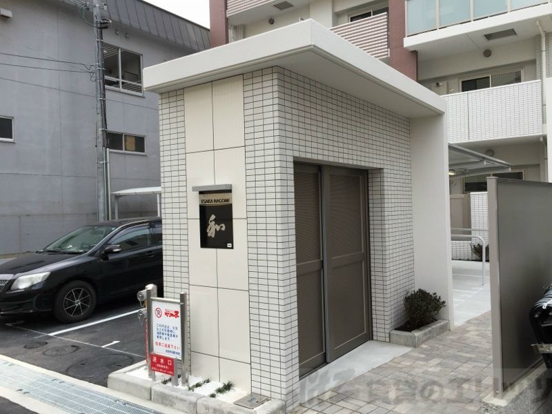 建物外観　駐車場