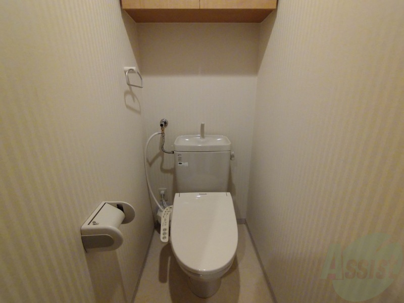 トイレ　ウォシュレット機能がついたトイレです。安心して使用できます。