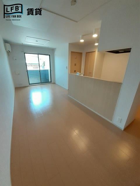 BESTHOUSEIIIBの居間写真