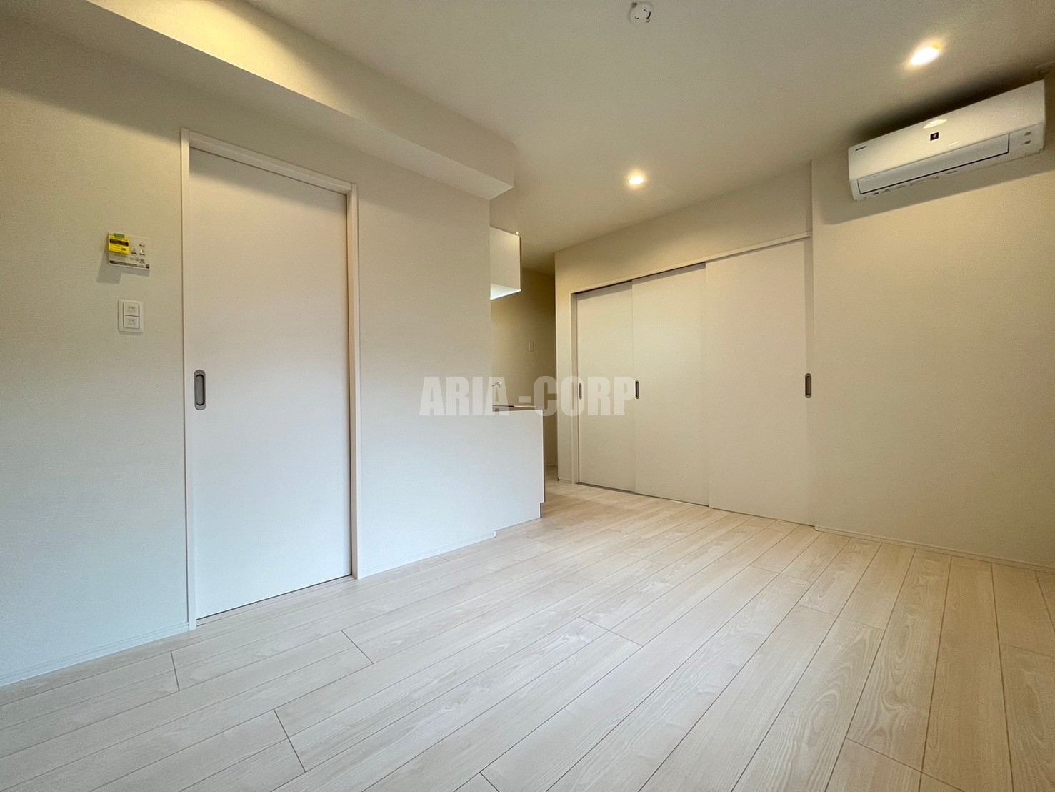 居室・リビング　白を基調とした統一感あるお部屋です！