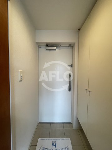 玄関　ドゥーエ森ノ宮　玄関