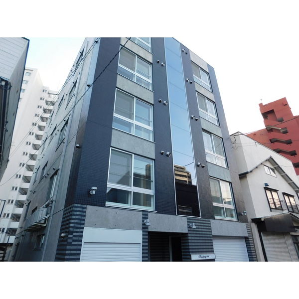 建物外観　◆角部屋2面採光で日当たり良好！◆夏も快適エアコン付き！