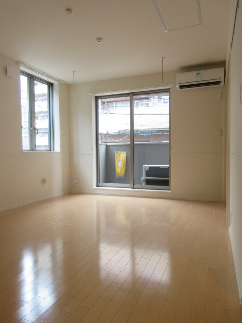 居室・リビング　★キレイなお部屋です★