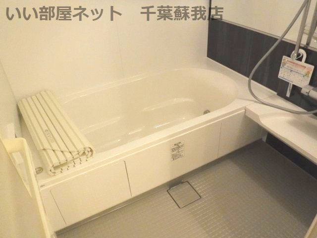 バス・シャワールーム　足が延ばせる一坪風呂！半身浴もできますよ！