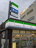 コンビニ　ファミリーマート JR長尾駅前店（コンビニ）まで197m
