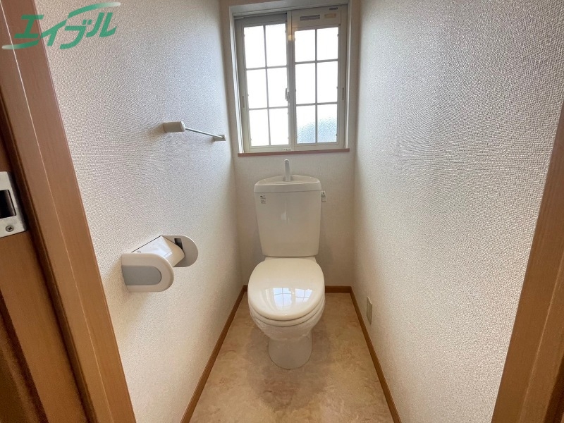 トイレ　同型参考写真