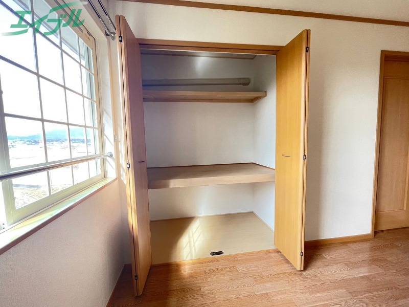 収納　同型参考写真