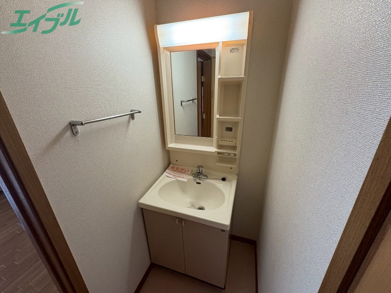 洗面設備　反転タイプ参考写真