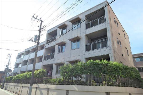 建物外観　オートロック完備