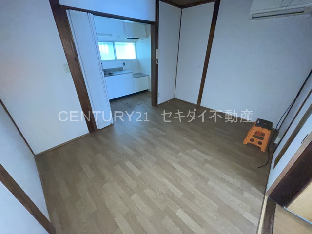 山城町3丁目貸家の居間写真