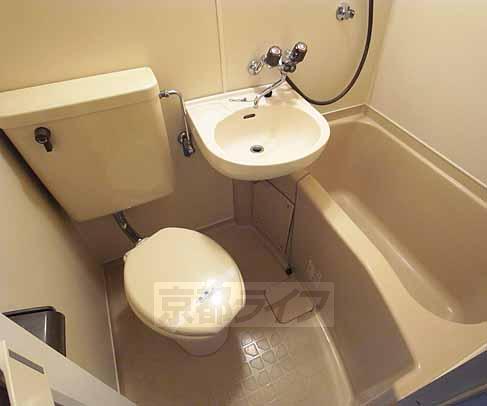 バス・シャワールーム　トイレとお風呂一緒です