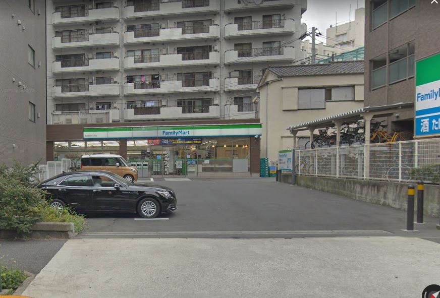 コンビニ　ファミリーマート 西五反田六丁目店（コンビニ）まで302m