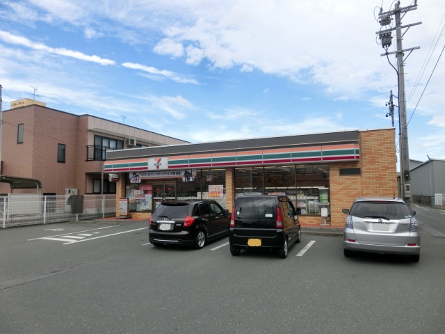 コンビニ　セブンイレブン 浜松曳馬店（コンビニ）まで560m