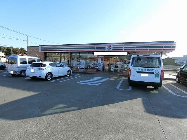 コンビニ　セブンイレブン太田高林店（コンビニ）まで960m