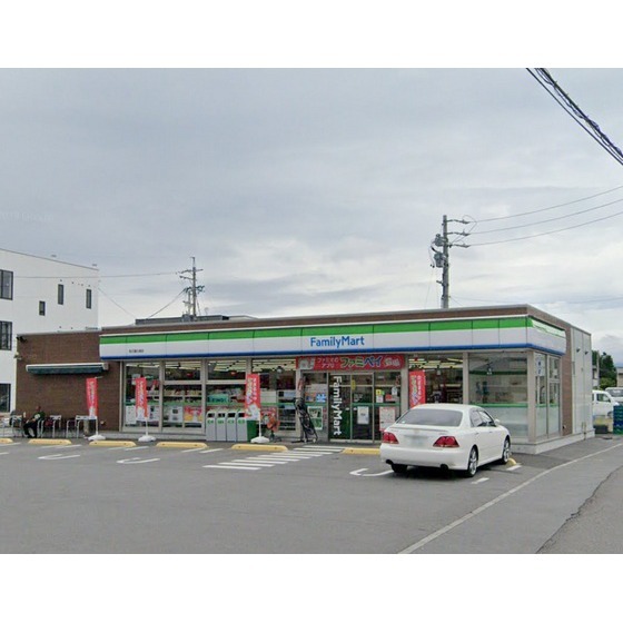 コンビニ　ファミリーマート佐久猿久保店（コンビニ）まで864m