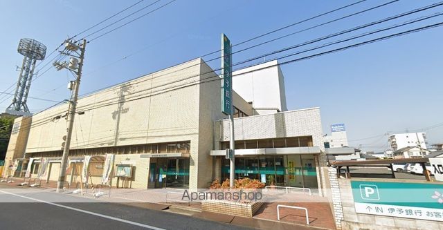 銀行　伊予銀行新居浜支店（銀行）まで1182m
