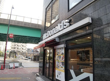飲食店　マクドナルド月島駅前店（飲食店）まで103m