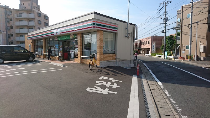 コンビニ　セブンイレブン 博多南八幡町店（コンビニ）まで262m
