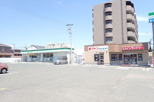 コンビニ　ファミリーマート泉大津北豊中町店（コンビニ）まで610m