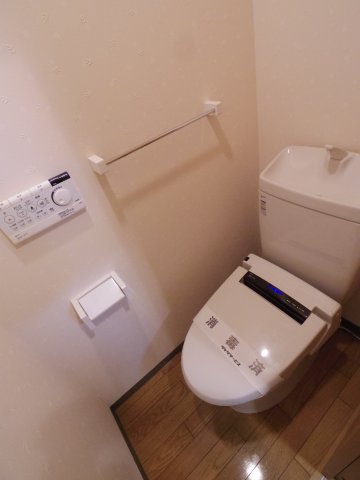 トイレ　【参考写真】ウォシュレット付