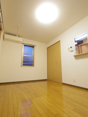 居室・リビング　【参考写真】二面採光