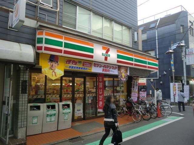 コンビニ　セブンイレブン（コンビニ）まで130m