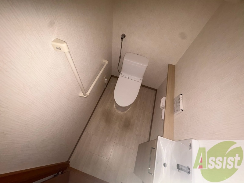 トイレ　こちらはトイレです。清潔感があり、安心して使用できます。