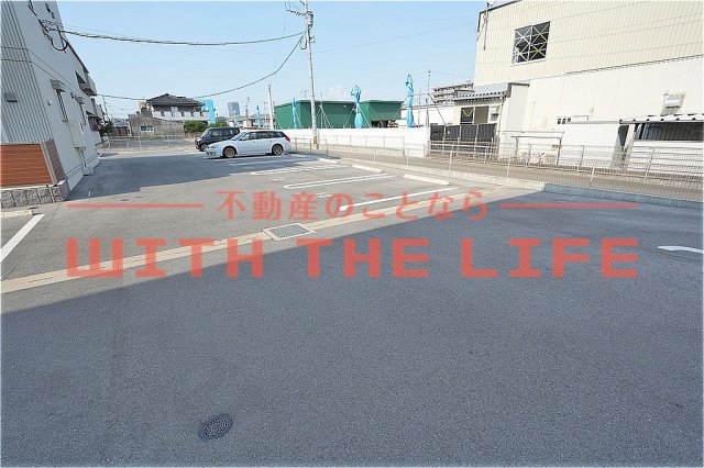 駐車場　車をお持ちの方に嬉しい駐車場付きの物件です