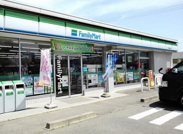 コンビニ　ファミリーマート　南箕輪大泉店（コンビニ）まで1200m