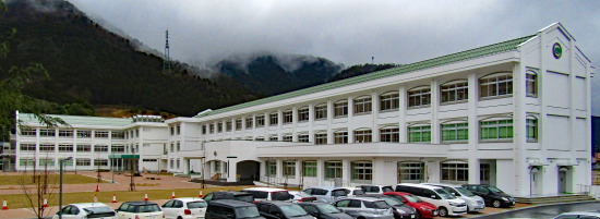 中学校　朝来市立和田山中学校（中学校）まで2005m