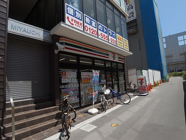 コンビニ　セブン－イレブン　福岡香椎駅前店（コンビニ）まで200m