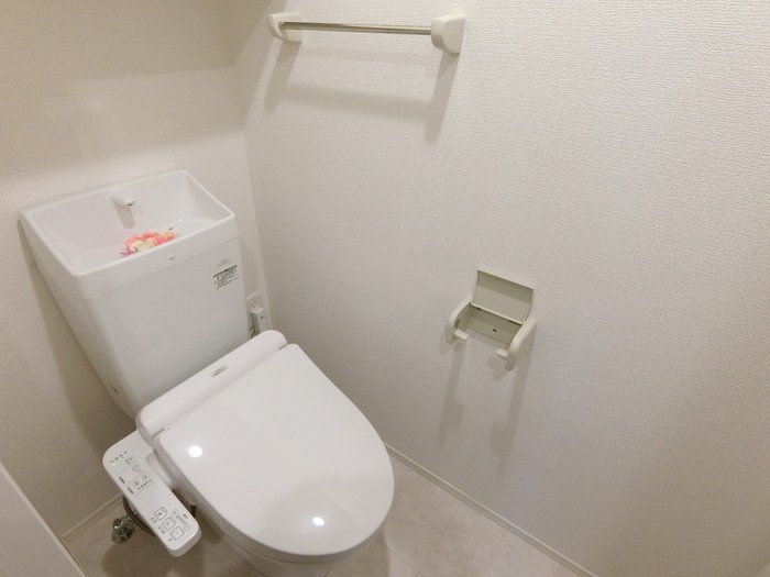ＪＲ仙山線 東照宮駅 徒歩13分 3階建 築4年のトイレ写真
