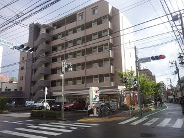 建物外観　マンション１Ｆはセブンイレブン！
