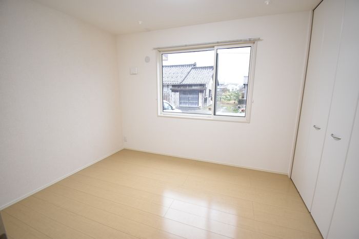 その他部屋・スペース　洋室は広々6.7帖！
