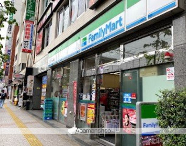 コンビニ　ファミリーマート大井町駅西店（コンビニ）まで146m