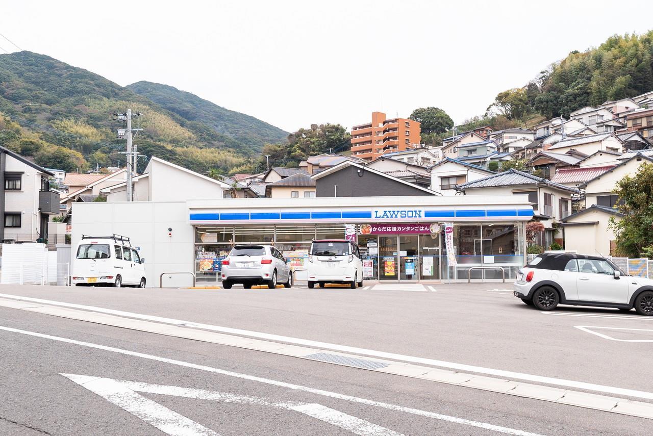 コンビニ　ローソン長崎高尾町店（コンビニ）まで151m