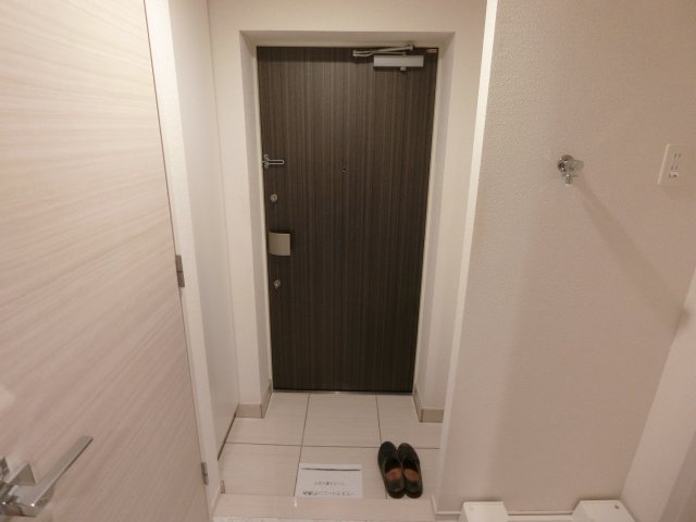 玄関　他のお部屋の参考写真となります。