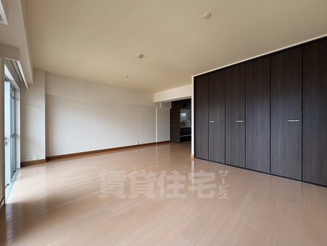 今津マンションの居間写真