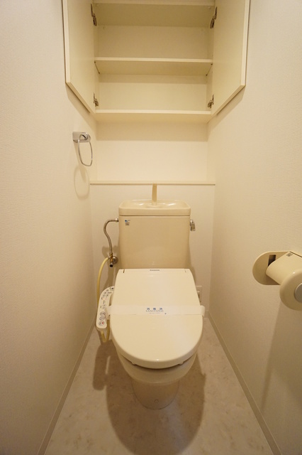 東急田園都市線 宮前平駅 徒歩9分 5階建 築28年のトイレ写真