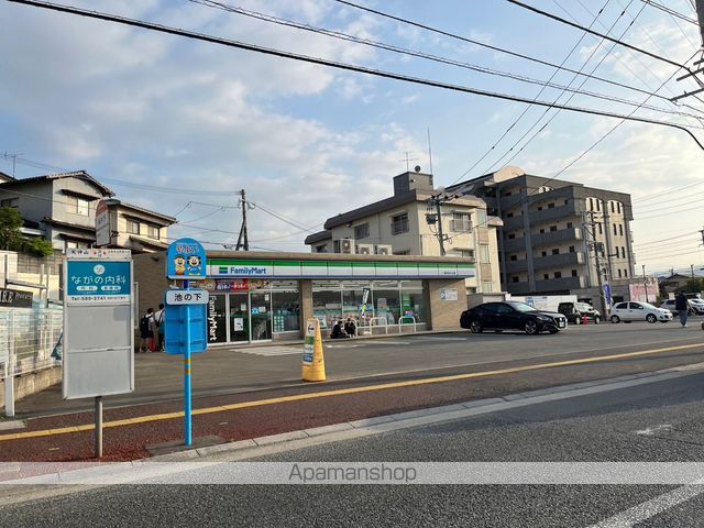 コンビニ　ファミリーマート（コンビニ）まで176m