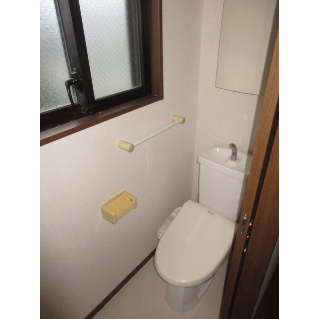 ユーネットIIのトイレ写真