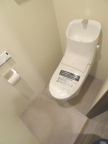 地下鉄鶴舞線 大須観音駅 徒歩10分 15階建 築7年のトイレ写真