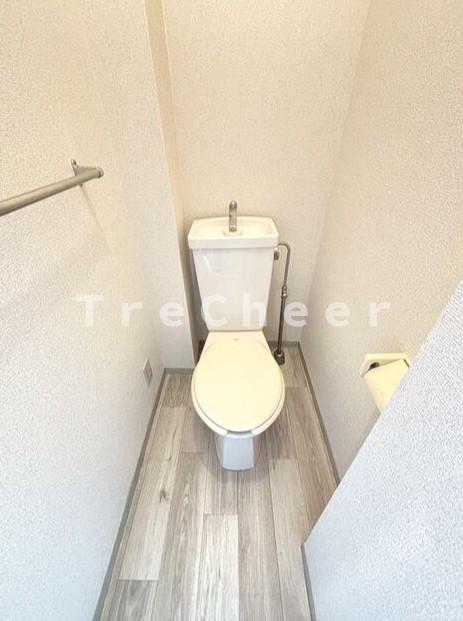 京王井の頭線 西永福駅 徒歩4分 3階建 築35年のトイレ写真