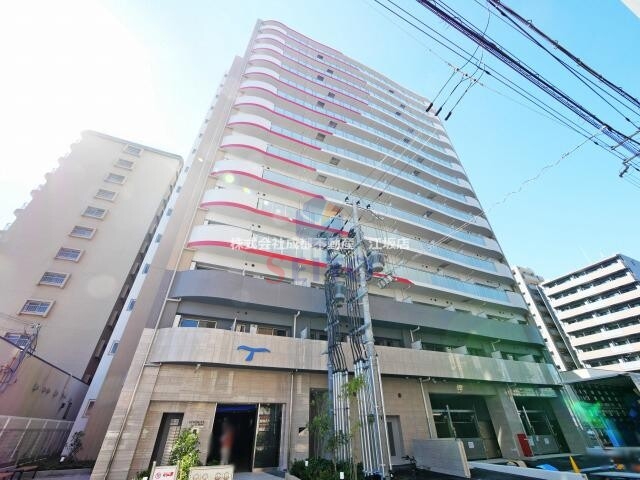 セレニテ江坂グランデの外観写真