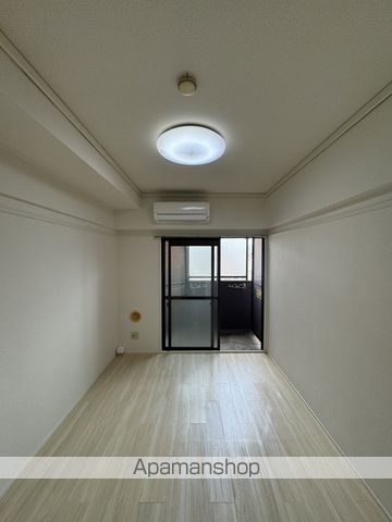 広島電鉄宇品線 日赤病院前駅 徒歩11分 5階建 築40年の居間写真