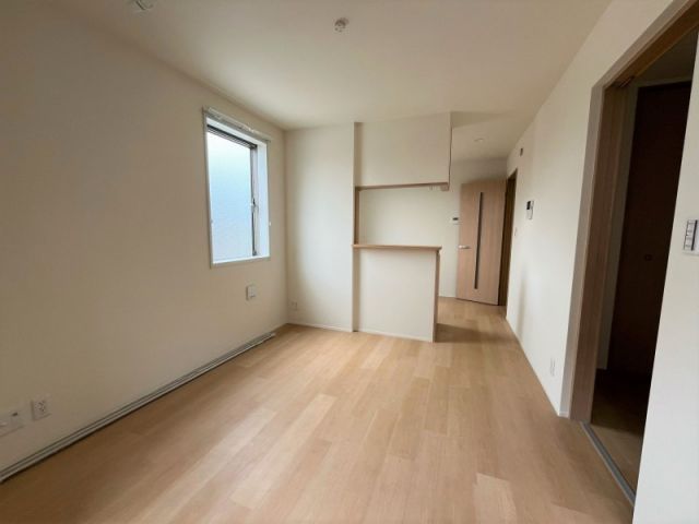 ＪＲ高崎線 北上尾駅 徒歩14分 3階建 築3年の居間写真