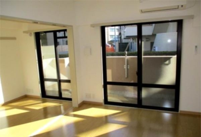 東京メトロ有楽町線 地下鉄赤塚駅 徒歩5分 3階建 築25年の居間写真